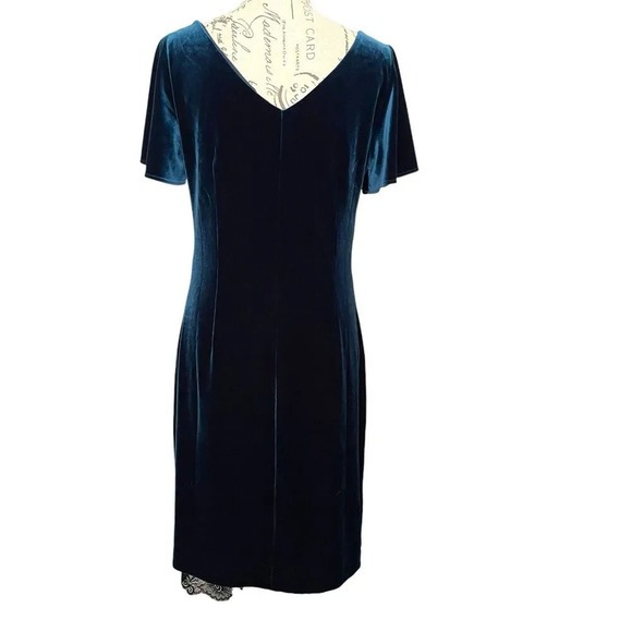 White House Black Market Velvet Burnout Embroidered Shift Dress Event - Picture 2 of 8